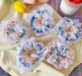 Set di 5 elastici in organza velata con anima arcobaleno e piccoli motivi a stelle - Scrunchie a Pois