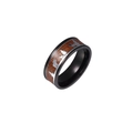 Unisex Ring aus schwarzem Edelstahl mit Holzeinlage und silberner Wald-Reh-Gravur - US 6 / Holzmaserung Wald Stil (S-WLR828)