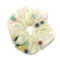 Chouchou en organza crème avec pompons colorés à l'intérieur pour coiffure femme - Blanc Cassé