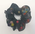 Chouchou élégant en organza noir avec pompons colorés pour une coiffure sophistiquée - Noir