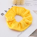 Coletero amarillo brillante de tela de toalla con textura suave y diseño elástico - Amarillo