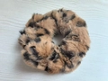 Plush leopard print scrunchie made of soft faux fur for stylish women hair styling - Deep Coffee Leopard Style (3) / Deep Coffee Leopard Style (3)