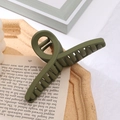 Pince à cheveux vert olive mat avec design croisé pour maintenir les cheveux épais - Vert Armée Mat