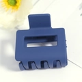 Pince à cheveux rectangulaire bleu marine mat avec design ajouré pour queue de cheval - Bleu Mat