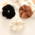 Set de coleteros de pana oversize en negro, marrón y crema para peinados de otoño - Negro
