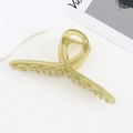 Pinza per capelli oversize in acrilico verde oliva traslucido con design a spirale - verde chiaro