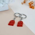 Rotes Baustein-Herz-Schlüsselanhänger-Set für Paare mit zwei ineinandergreifenden Anhängern - Rot