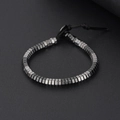 Minimalistisches Hämatit-Armband mit dunkelgrauen Sechskantperlen und schwarzer Kordel - Hexagon-Perle Stil (BNS-0212-2)