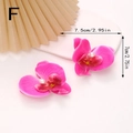 Détail de la pince à cheveux orchidée rose avec perle, dimensions de 7,5 cm x 7 cm - Style F