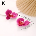 Barrettes orchidée rose foncé avec perles blanches et pétales en tissu de deux dimensions - Style K
