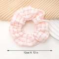 Roze geruite oversized haarelastiek van textuurstof met 12 cm diameter meting - Roze