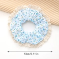 Chouchou floral avec motif de fleurs bleues et dentelle pour accessoire cheveux - Chouchou à Fleurs Bleues