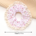 Chouchou en tissu fleuri avec bordure en dentelle et motif vintage d'une taille de 13cm - Chouchou Floral Rose