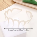 Detail view of cream white wavy headband with anti-slip teeth and 37cm circumference - Wavy Toothed Style / Cream White