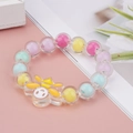 Nahaufnahme von buntem Zeichentrick-Acrylperlenarmband mit Sonnenblumen-Anhänger für Mädchen - Gelbe Runde Perle Biene Stil (BNS-0245-圆珠黄蜜蜂)