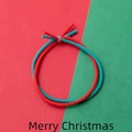 Rote und grüne geflochtene Weihnachts-Haargummis mit Knotendesign auf festlichem Grund - Lederkordel nur (ohne Zubehör)