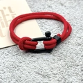 Bracelet en corde tressée rouge avec boucle en métal noir mat en forme de U sur fond gris - Rouge (Boucle en U en Alliage)