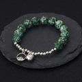 Beaded bracelet with green stone beads, silver heart and mountain charms on a dark rock - Green Natural Stone Style (BNS-0271绿)