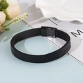 Pulsera multicapa de cuero trenzado con patrones de cruz y cierre magnético de metal - Negro