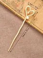 Vue détaillée du pic à cheveux cœur doré avec perle montrant la longueur de 16 cm - Style Cœur (B) / Cœur Or