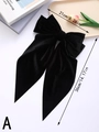 Detalle de pinza para el pelo con lazo de terciopelo negro y cintas largas de 21x36 cm - Negro