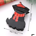 Pinza per capelli cane di Natale con cappello e sciarpa a righe su base nera - Cane Nero Con Cappello Di Natale (F)