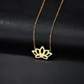 Minimalistische goldene Edelstahlkette mit hohlem Lotus-Anhänger auf schwarzem Leder - Gold