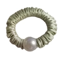 Coletero de seda plisada verde claro con gran perla blanca para mujeres - Verde Menta