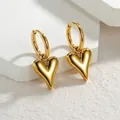 Eleganti orecchini a cerchio con cuore 3D in acciaio inossidabile placcato oro 18K - Orecchini Pendenti a Cuore d'Oro (S-E652-B)