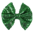 Detail von grünem Pailletten-Haarschleifen-Accessoire für St. Patrick's Day mit Glitzer - Haarclip