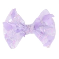 Vue détaillée de la barrette nœud à paillettes violettes avec applique papillon en 3D - Papillon Violet