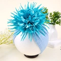 Elastischer Baby-Turban in Hellblau mit großer Satin-Kamelienblüte und Glitzersteinen - Blau