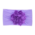 Elastisches lila Nylon-Haarband für Babys mit einer großen, mehrlagigen Stoffblume - Lila