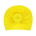 Hellgelber Neugeborenen-Turban mit dekorativem Donut-Knoten-Detail aus Strickgewebe - Gelb