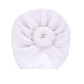 Weiche weiße Baby-Turban-Mütze mit strukturierter Waffelstrick-Optik und Donut-Knoten-Detail - Weiß