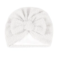 Detailaufnahme der weißen Teddy-Fleece Baby-Mütze mit Schleife und Jersey-Futter - Weiß