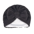 Gros plan du bonnet enfant gris foncé avec nœud et texture polaire chaude double couche - Gris clair