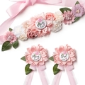 Baby Shower Set mit floralem Schultergurt und Anstecknadeln für die werdenden Eltern - Grüne Blätter Rosa Blumen Set
