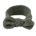 Detail eines Baby Stirnbands aus Sherpa-Fleece mit großer Schleife in Dunkelgraugrün - Grün