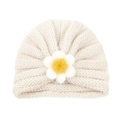 Bonnet bébé en maille crème avec fleur 3D décorative et détail de pompon jaune doux - Blanc (Grande Fleur)
