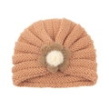 Bonnet turban tricoté pour bébé couleur caramel avec fleur marron et pompon en fausse fourrure - Abricot (Grande Fleur)