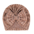 Détail du bonnet turban pour nouveau-né marron en maille côtelée douce avec un nœud - Café Clair