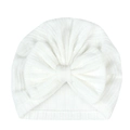 Dettaglio del cappello a turbante bianco per neonato in maglia a costine con fiocco - Striscia Verticale Traspirante / Bianco