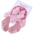 Ensemble bébé en coton rose avec bonnet à nœud en dentelle et chaussettes assorties - Ensemble de papier cartonné / Vieux rose