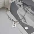 Collana minimalista in acciaio inossidabile argento con ciondolo lettera B e tag rotondo - Argento (SFLN1247-01)