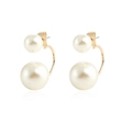Pendientes de doble perla en forma de C con acabado dorado pulido sobre fondo blanco - Dorado