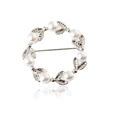 Elegante spilla a corona di foglie d'argento con perle bianche e dettagli in metallo - Argento