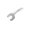 Schitterende zilveren cupido pijl haarclip met steentjes op een witte achtergrond - Zilver