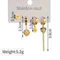 Macro detail van 18K vergulde roestvrijstalen oorbellen set met nauwkeurige afmetingen - Zonnebloem Hart Ketting Stijl (SFLE739)