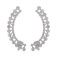 Detailansicht silberner Ear Crawler mit funkelnden Kristallen in eleganter C-Form-Struktur - Silber